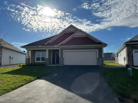 2008 Oakpointe Dr, Waconia, MN 55387