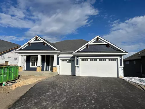 1808 Oakpointe Dr, Waconia, MN 55387