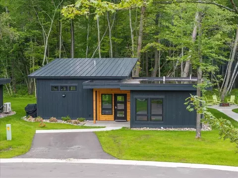 9825 Adventure Way SW #402, Nisswa, MN 56468