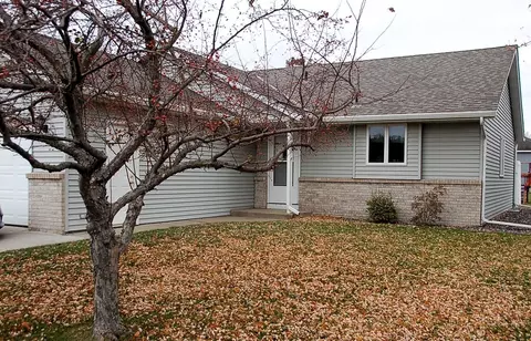 10 Pine Tree Ct, Sartell, MN 56377