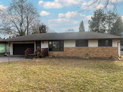 1364 Skywood Ln NE, Fridley, MN 55421
