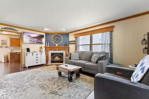 705 W Welco Dr, Montgomery, MN 56069