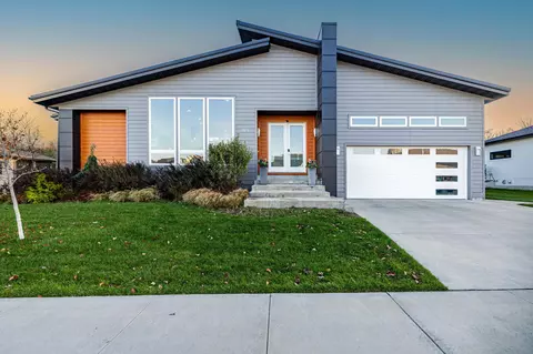2574 Sand Trap Rd SE, Rochester, MN 55904