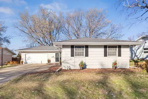 8600 34th Ave N, New Hope, MN 55427