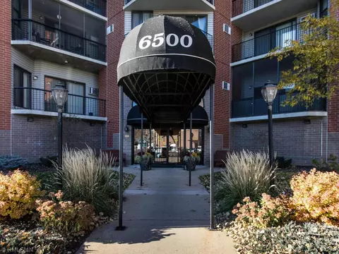 6500 Woodlake Dr #705, Richfield, MN 55423