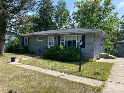 305 Sunset Ave, Detroit Lakes, MN 56501