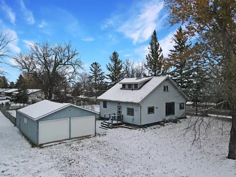 501 Washington St SE, Warroad, MN 56763