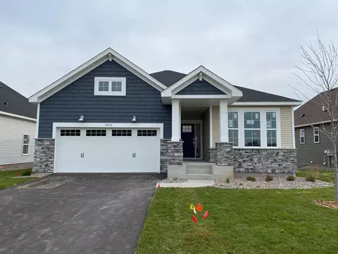 3805 Henna Ave N, Oakdale, MN 55128