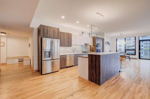 1240 S 2nd St #321, Minneapolis, MN 55415