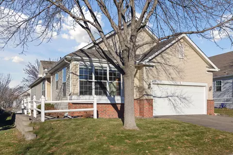 472 Meadowood Ln, Burnsville, MN 55337