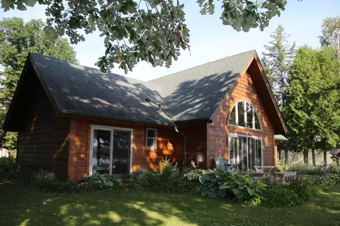 2644 Birchview Dr NW, Baudette, MN 56623