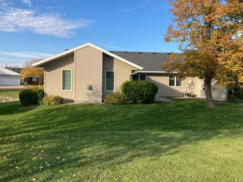 231 Valley View Dr SE, Willmar, MN 56201 photo 4