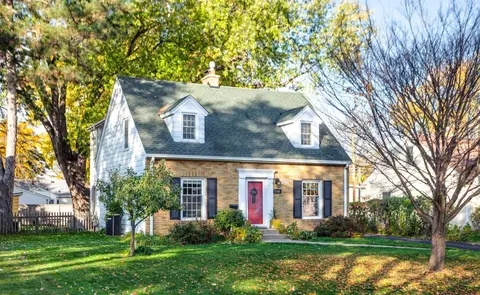 1795 Albert St N, Falcon Heights, MN 55113