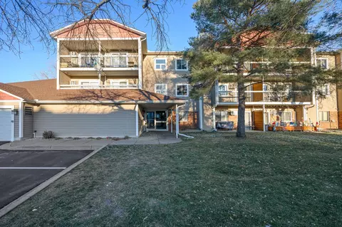 7600 157th St W #210, Apple Valley, MN 55124