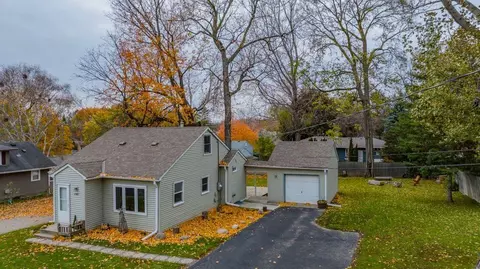 2385 Chateau Ln, Mound, MN 55364