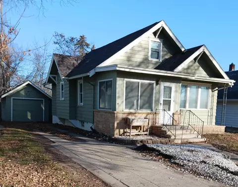 607 E Vernon Ave, Fergus Falls, MN 56537
