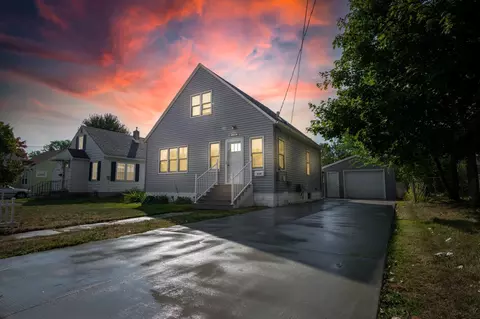 1320 4th St NE, Rochester, MN 55906