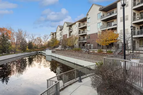 5225 Grandview Sq #405, Edina, MN 55436