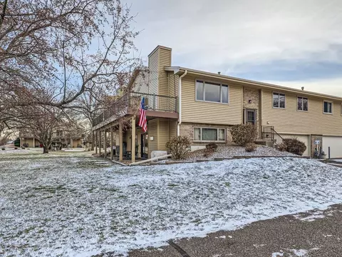 4513 Rosewood Ln N, Plymouth, MN 55442