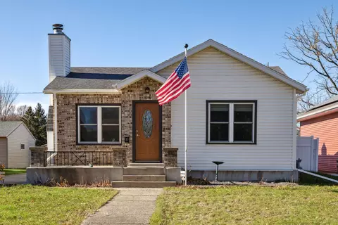 1016 S Elm Ave, Owatonna, MN 55060
