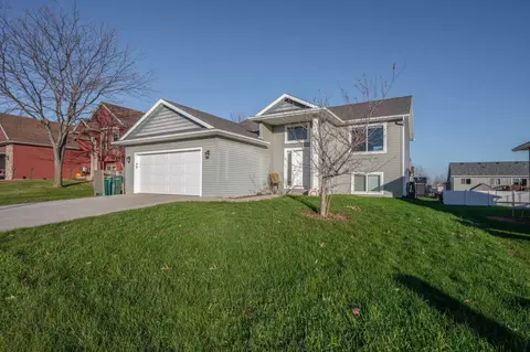 4842 Bishop Ln NW, Rochester, MN 55901