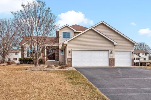1335 Rolling Oaks Dr, Hanover, MN 55341