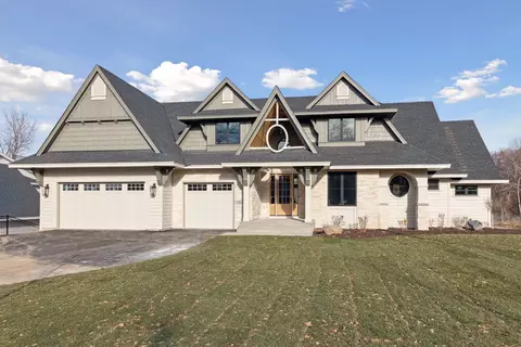 785 Wentworth Ave, Mendota Heights, MN 55118