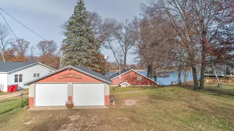 2121 317th Ave NE, Cambridge, MN 55008