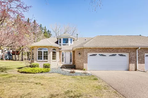 4190 Thornhill Ln, Vadnais Heights, MN 55127