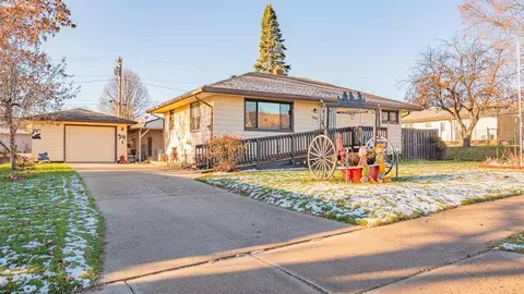 509 Indiana Ave W, Gilbert, MN 55741