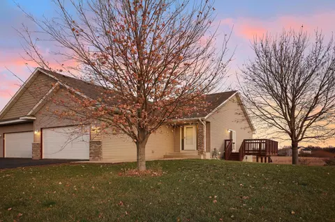 974 Breckenridge Ln, Montrose, MN 55363