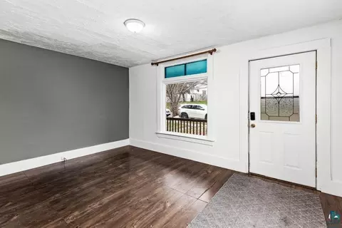 326 E 8th St, Duluth, MN 55805 photo 4