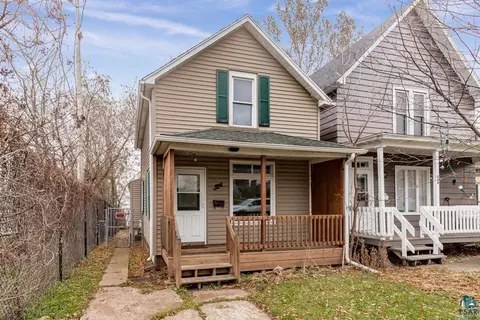 326 E 8th St, Duluth, MN 55805