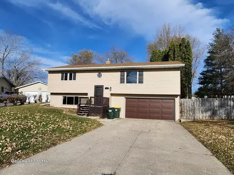410 Miller St, Spicer, MN 56288