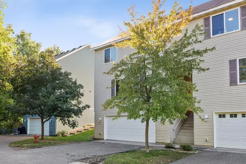 4 City View Ln, Saint Paul, MN 55107