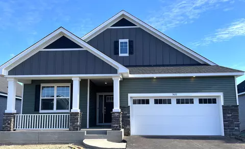 7420 Forest Ln, Lino Lakes, MN 55038