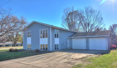 945 Washington St, Prescott, WI 54021