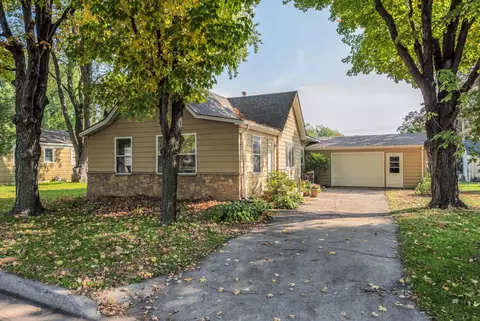 124 Oak St N, Lester Prairie, MN 55354