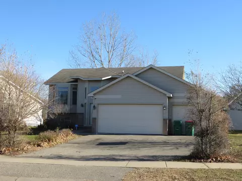 718 Harrison Dr, Big Lake, MN 55309