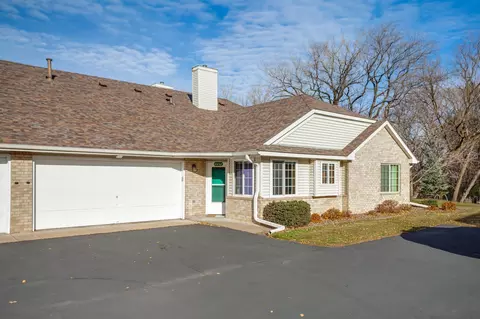 4432 Bay Ln, White Bear Lake, MN 55110
