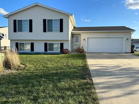 605 25th Ave NW, Austin, MN 55912