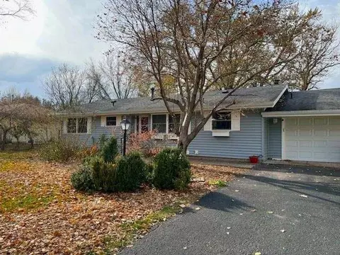 212 Jamaica Dr, Mankato, MN 56001