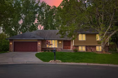 8628 Hiawatha Ave, Eden Prairie, MN 55347