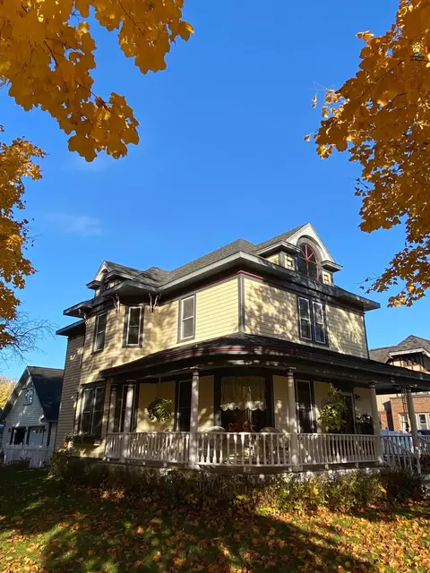 117 S Jackson St, Houston, MN 55943
