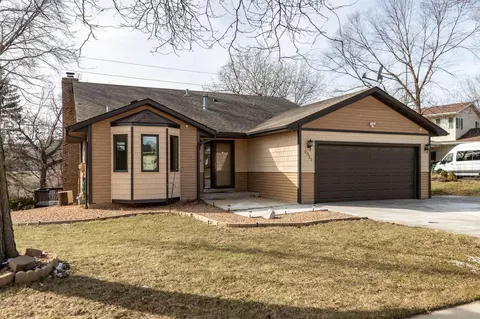 2321 Meadow Hills Dr SW, Rochester, MN 55902