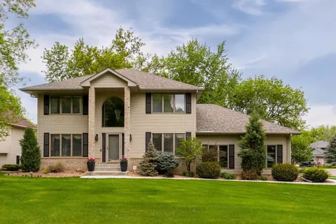 10275 209th St W, Lakeville, MN 55044