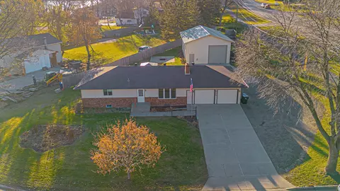 2825 Lakeview Dr, Fergus Falls, MN 56537