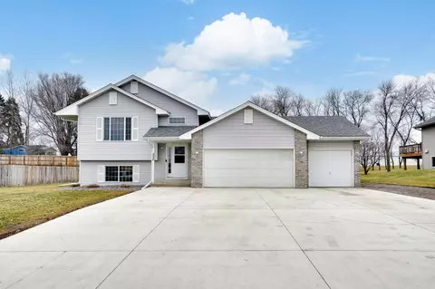 530 Albion Pl, Maple Lake, MN 55358