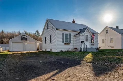 620 4th St, Nashwauk, MN 55769