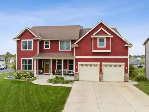 1035 Barnes Lake Dr, Norwood Young America, MN 55397